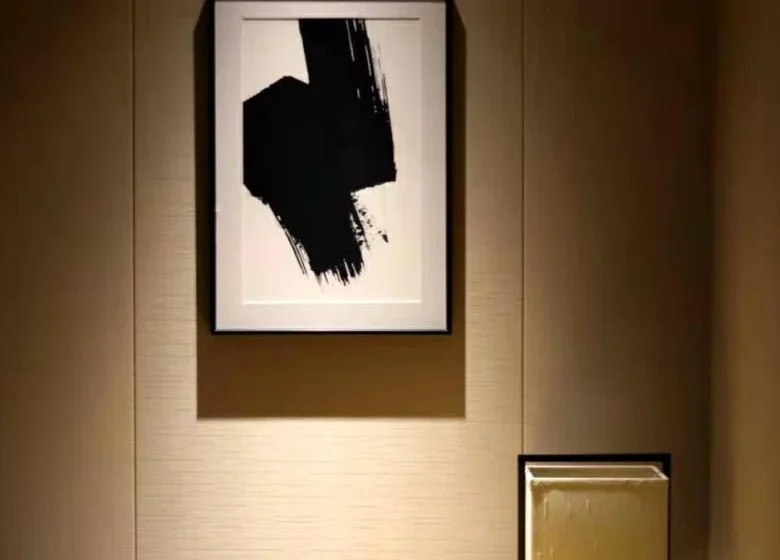 Bathroom Wall Decor Ideas: Art, Wall Color, and Open Space