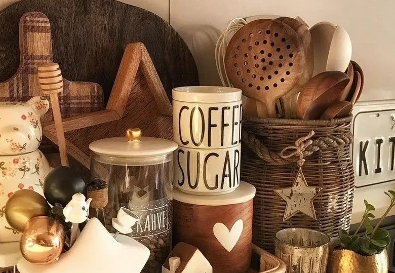 Coffee Bar Decor Ideas for Mugs, Trays, and Daily Supplies