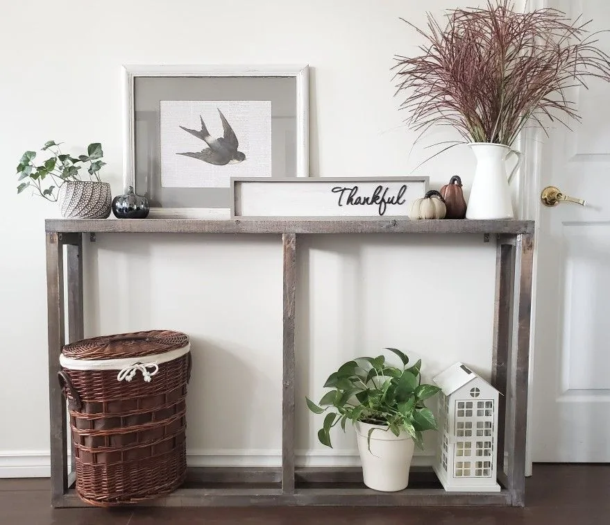Fall Entryway Decor Ideas: Mirrors, Pumpkins and Baskets