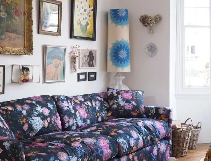 Living Room Wall Decor Ideas: Gallery Walls, Mirrors and Shelves