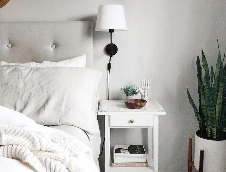 Small Bedroom Ideas for Bedding, Bedside Tables, and Curtains