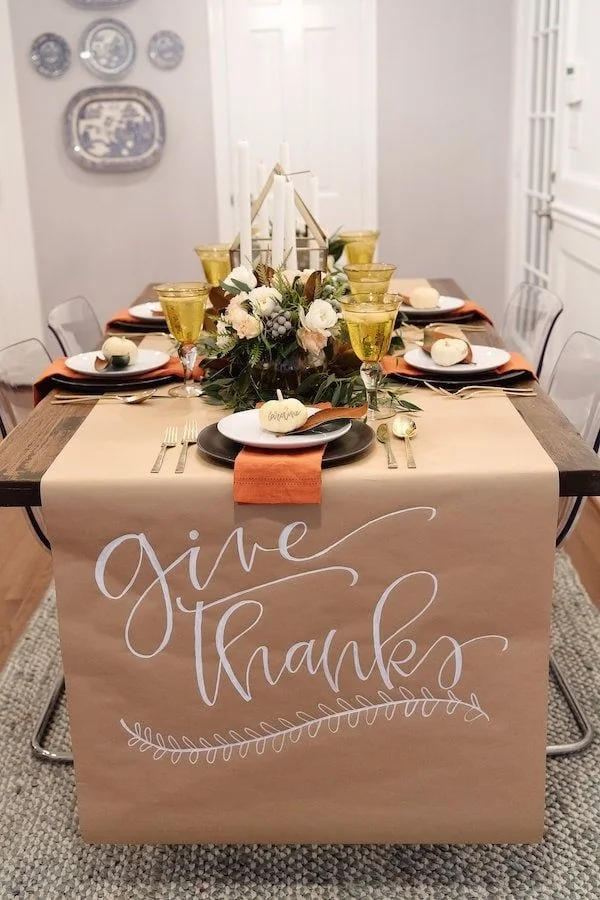 7 Thanksgiving Table Decor Ideas: Runners and Place Settings
